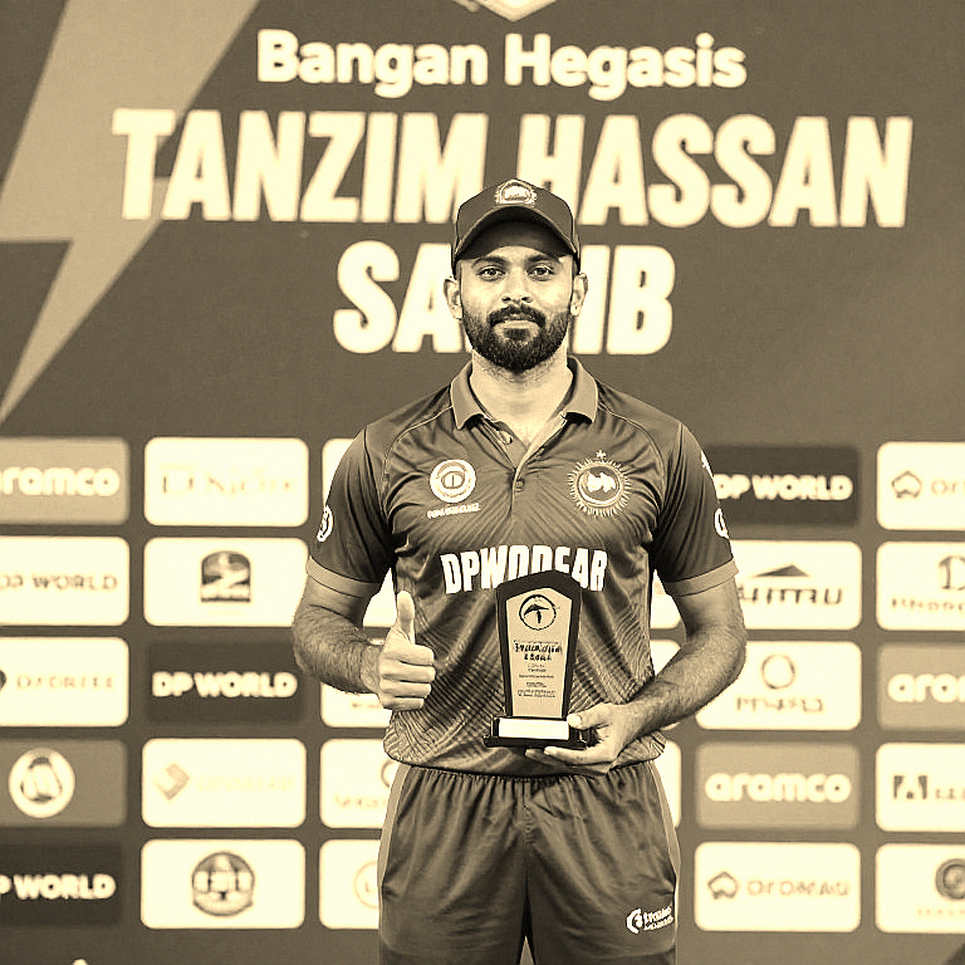 লাবুশেনের সেঞ্চুরির আড়ালে আসল সংকেত: গ্রিনের চোট আর অস্ট্রেলিয়ার টপ-অর্ডার অডিশন লাবুশেনের সেঞ্চুরির আড়ালে আসল সংকেত: গ্রিনের চোট আর অস্ট্রেলিয়ার টপ-অর্ডার অডিশন