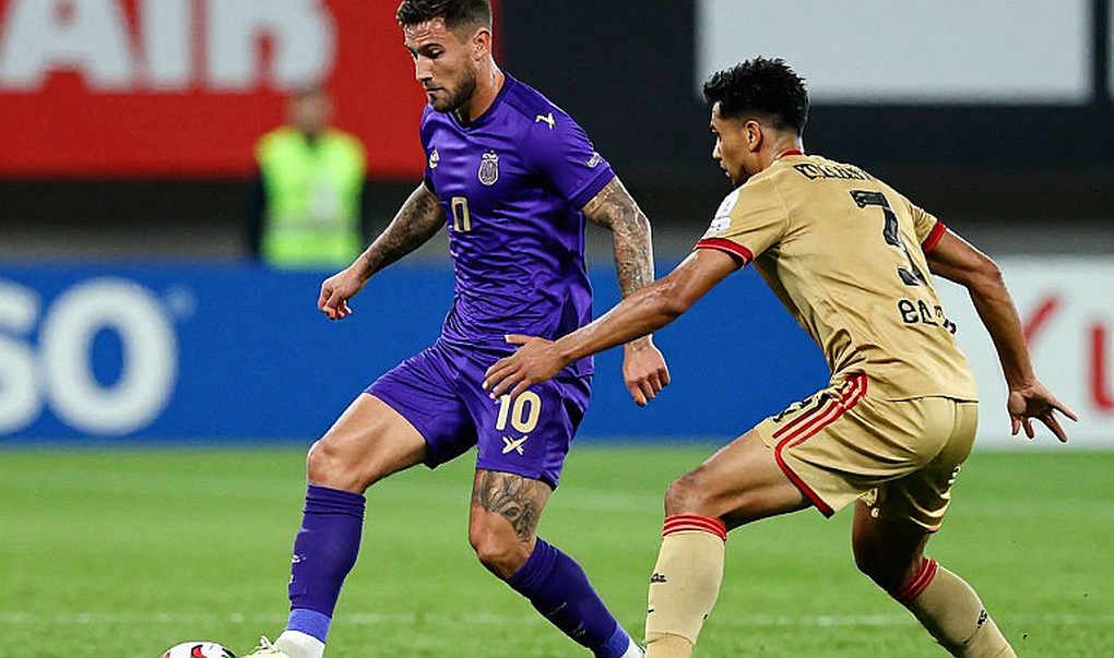 Persija Jakarta 2-3 Persita: The Geometry of a Sterile Siege and a Halftime Fire Persija Jakarta 2-3 Persita: The Geometry of a Sterile Siege and a Halftime Fire