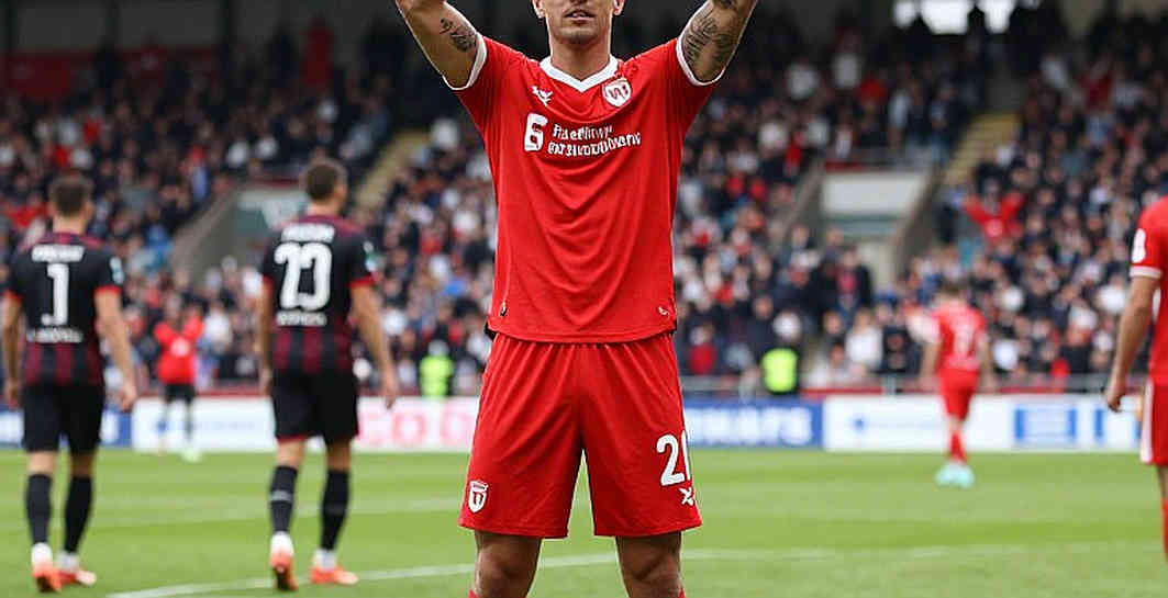 Persija Jakarta 2-3 Persita: The Geometry of a Sterile Siege and a Halftime Fire Persija Jakarta 2-3 Persita: The Geometry of a Sterile Siege and a Halftime Fire