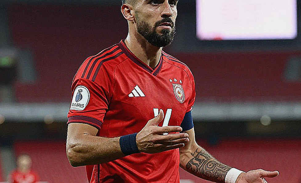 Leoni's Return: The Tempo of One Knee and Anfield's Waiting Metronome Leoni's Return: The Tempo of One Knee and Anfield's Waiting Metronome