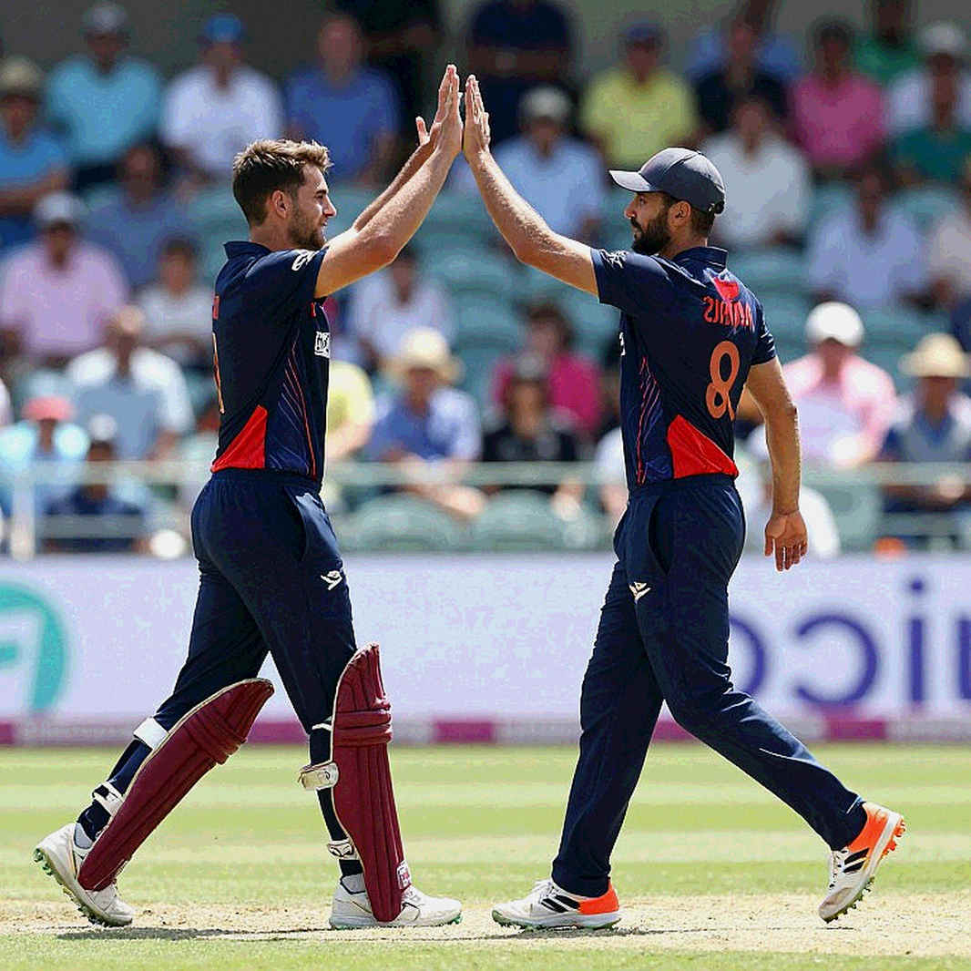 Shoulders Down, Guard Lowered: Lanning, the Stars and the First Real Test of Freelance Cricket Shoulders Down, Guard Lowered: Lanning, the Stars and the First Real Test of Freelance Cricket