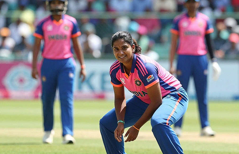 ঘাড়, ঘাস আর চার পেসের জুয়া: কেপ টাউনের নির্ণায়ক টেস্টের আসল সমীকরণ ঘাড়, ঘাস আর চার পেসের জুয়া: কেপ টাউনের নির্ণায়ক টেস্টের আসল সমীকরণ