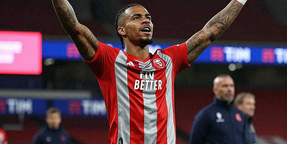From Fan Tokens to Smart Contracts: Blockchain's Quiet Ledger in Football's Transfer Market From Fan Tokens to Smart Contracts: Blockchain's Quiet Ledger in Football's Transfer Market